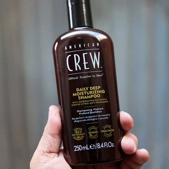 T&auml;glich anzuwendendes, tiefenwirksames Feuchtigkeitsshampoo