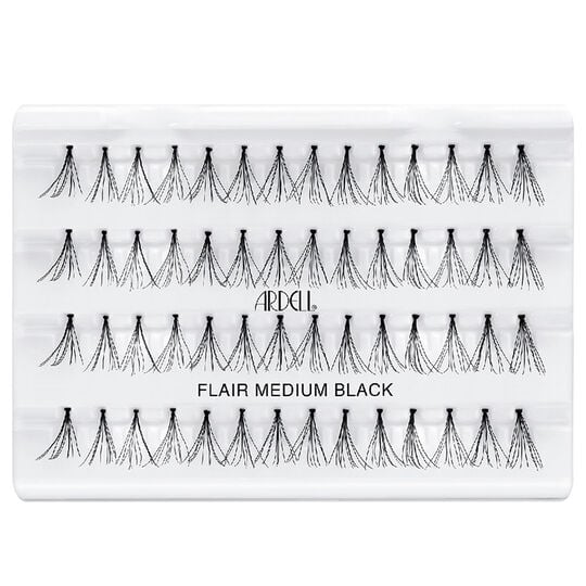 Einzelne falsche Wimpern in mittleren B&uuml;scheln