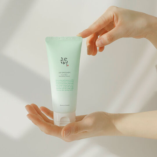 Green Plum Refreshing Cleanser