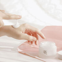 Routine K-Beauty - Zu Akne neigende Haut mit Unreinheiten