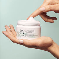 Intensive Pflege f&uuml;r gewelltes und lockiges Haar Nutricurls