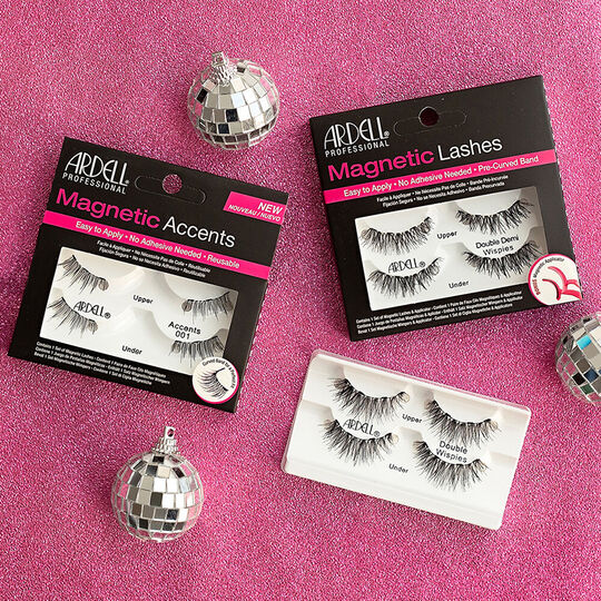 Magnetische falsche Wimpern und Applikator