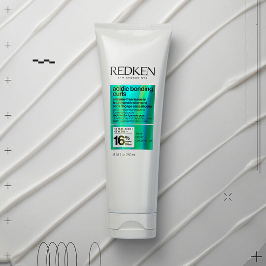 Reparierende Pflege f&uuml;r lockiges Haar Acidic Bonding Curls
